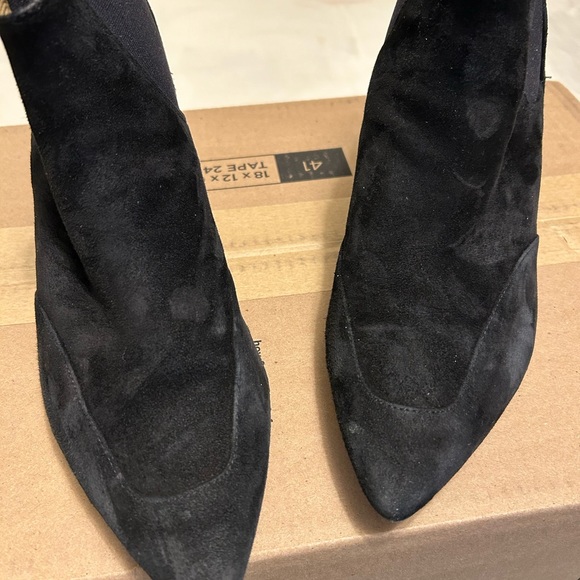 Shoes - Picture 3 of 10